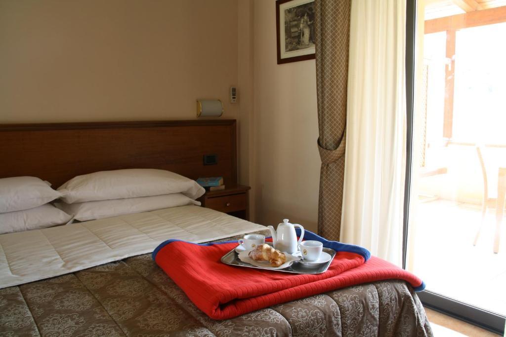 Pausania Inn Tempio Pausania Zewnętrze zdjęcie